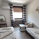 Aniiza בית הארחה 3*